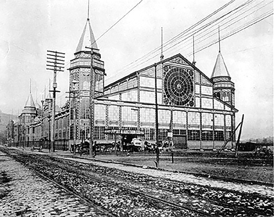 The Mechanical Hall in Pittsburgh was the venue for the 1890 Scotch-Irish Congress. The capacity of the building was 6,000 but a crowd of 12,000 arrived, including the President of the United States, Scotch-Irishman Benjamin Harrison.