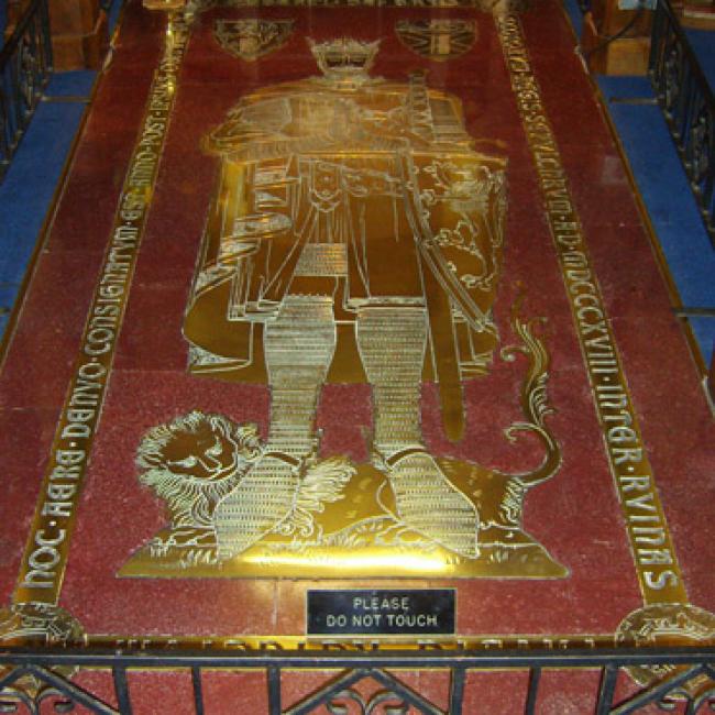 Bruce’s tomb at Dunfermline Abbey